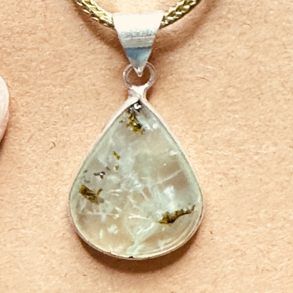 925 Sterling Silver Plated Prehnite Crystal Pear Shaped Genuine Stone EUC - Picture 6 of 13